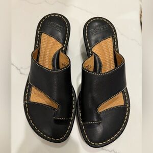 Women’s Black Born leather thong sandals. New without box. Size 6 / 36.5